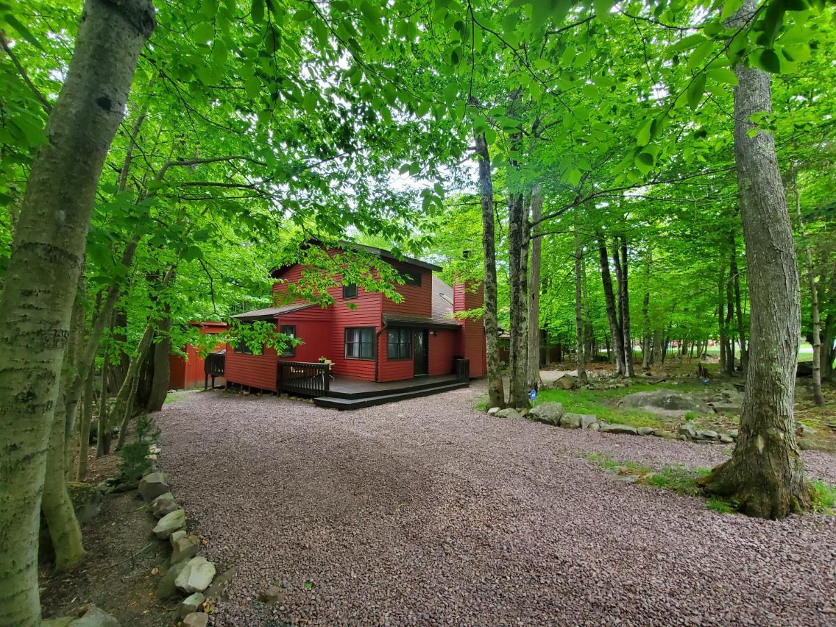 Chalet Renovated Near Casino, Camelback , Kalahari 4Bdrms Firepit Hot Tub Game Room Tobyhanna Exterior photo