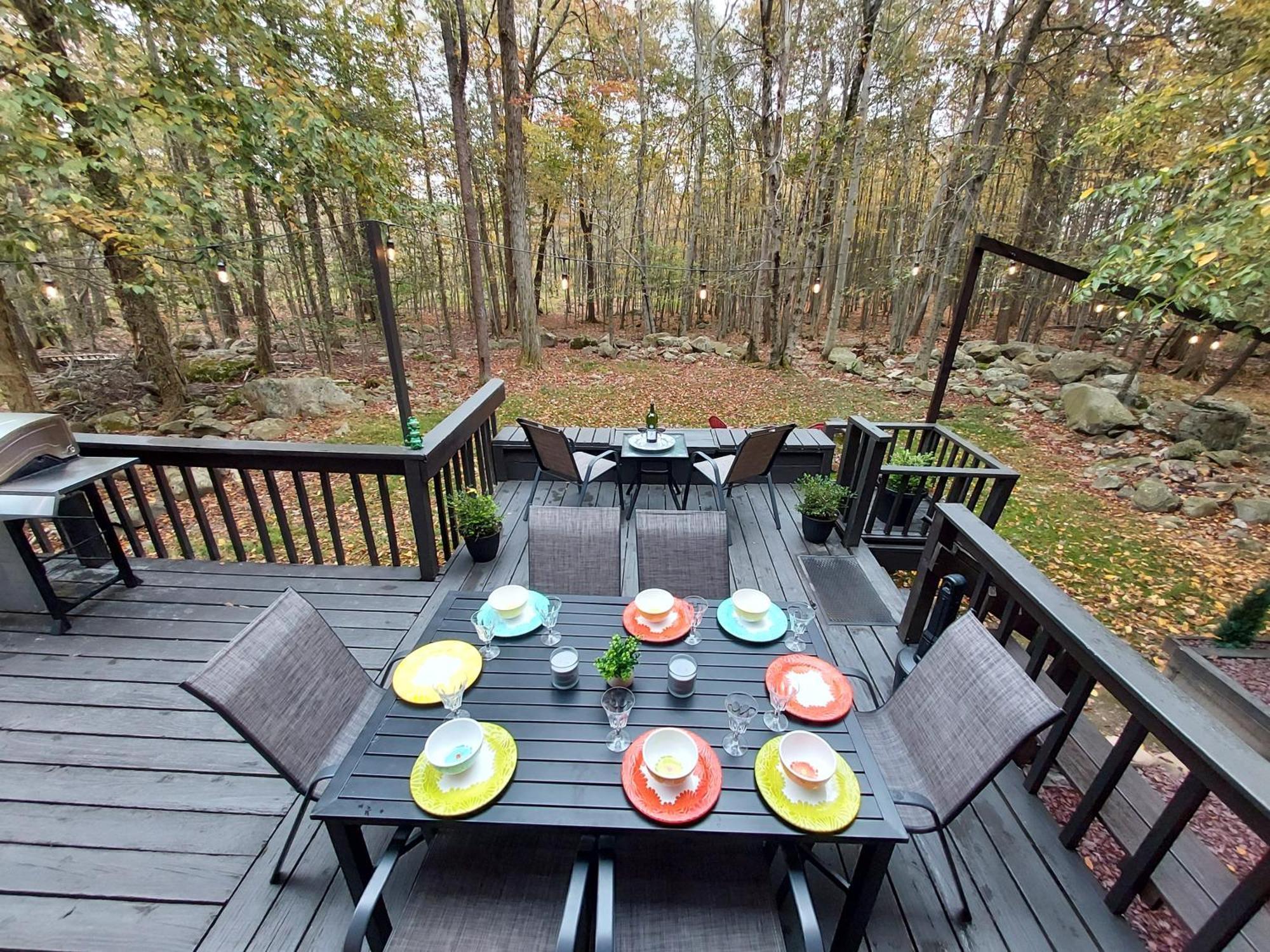 Chalet Renovated Near Casino, Camelback , Kalahari 4Bdrms Firepit Hot Tub Game Room Tobyhanna Exterior photo